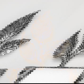 Antique Silver Leaf Detail Textured Toilet Roll Holder