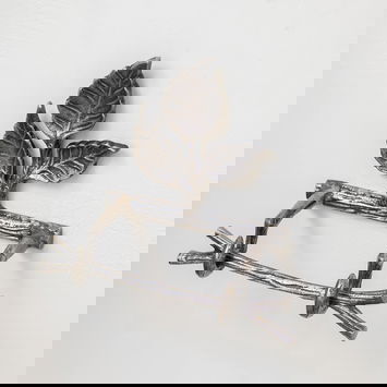 Antique Silver Leaf Detail Textured Toilet Roll Holder