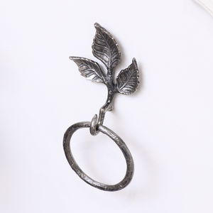 Antique Silver Leaf Detail Textured Towel Ring Holder