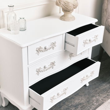 Antique White 4 Drawer Chest of Drawers - Pays Blanc Range