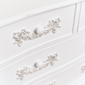 Antique White 4 Drawer Chest of Drawers - Pays Blanc Range