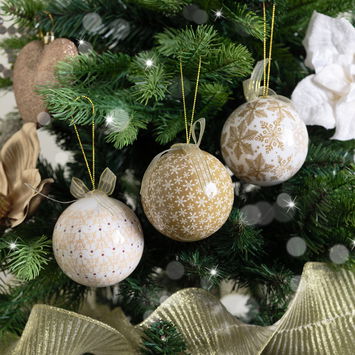 Box of 14 Gold & White Assorted Christmas Tree Baubles