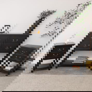 Large Black 4 Drawer Chest of Drawers & Pair of Bedside Tables - Briggs Range