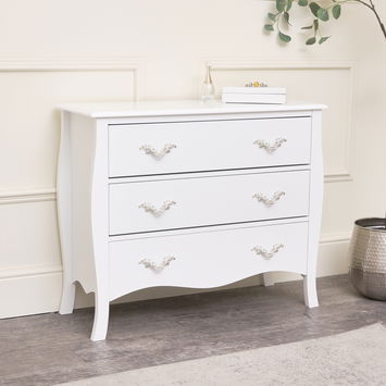 This Large White Wardrobe, Chest of Drawers & Pair of Bedside Tables from the Elizabeth White Range is a stunning, vintage style furniture set, perfect for placing in a bedroom, dressing room or guest room space. Made of Coated MDF and metal, this set com