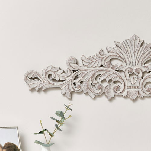 Vintage White Distressed Fleur De Lys Wall Plaque