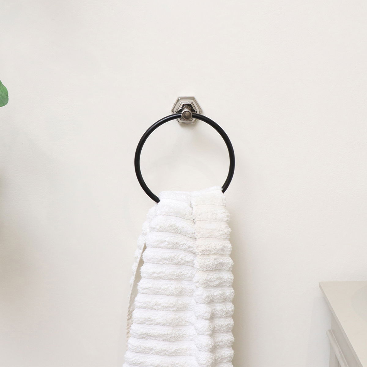 Chrome Silver and Black Towel Ring 18cm 