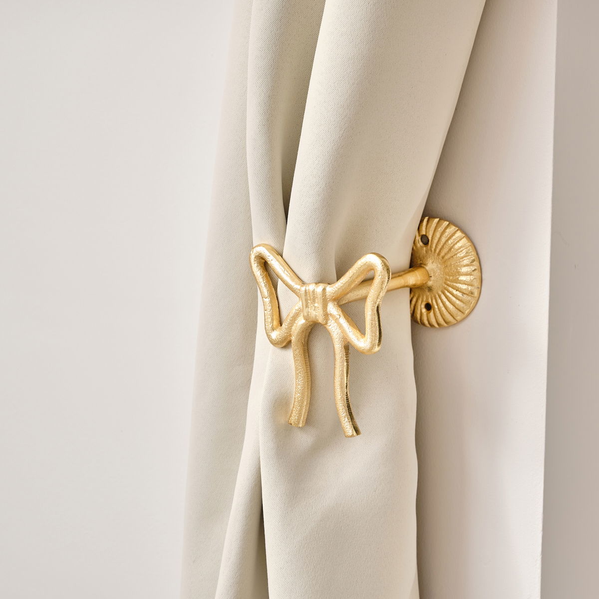 Set of 2 Gold Metal Bow Curtain Tie Backs