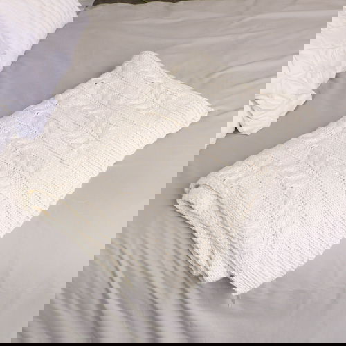 Large Cream Braid Design Knitted Throw - 160cm x 150cm