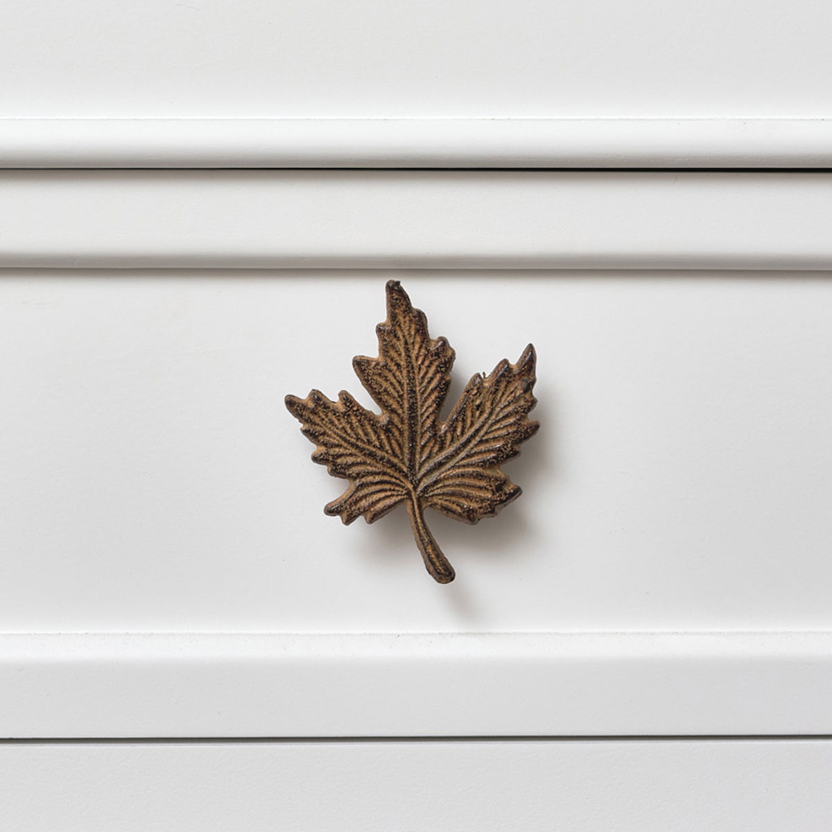 Rustic Maple Leaf Drawer Knob