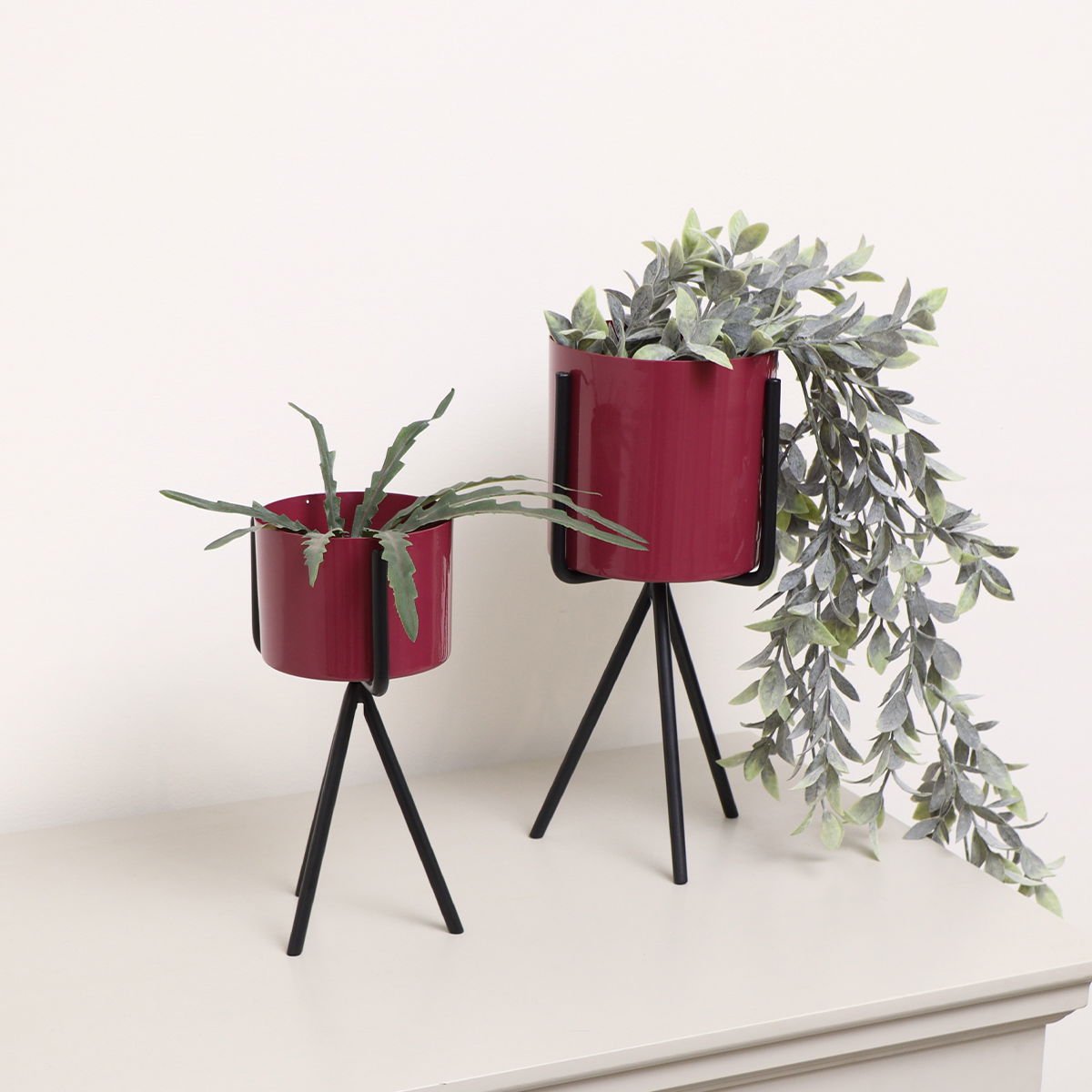 Set of 2 Plum Red Metal Planter Pots with Stand