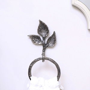 Antique Silver Leaf Detail Textured Towel Ring Holder