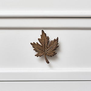 Rustic Maple Leaf Drawer Knob