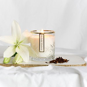 Melody Maison Spicy Floral Scented Candle with Vintage Charm